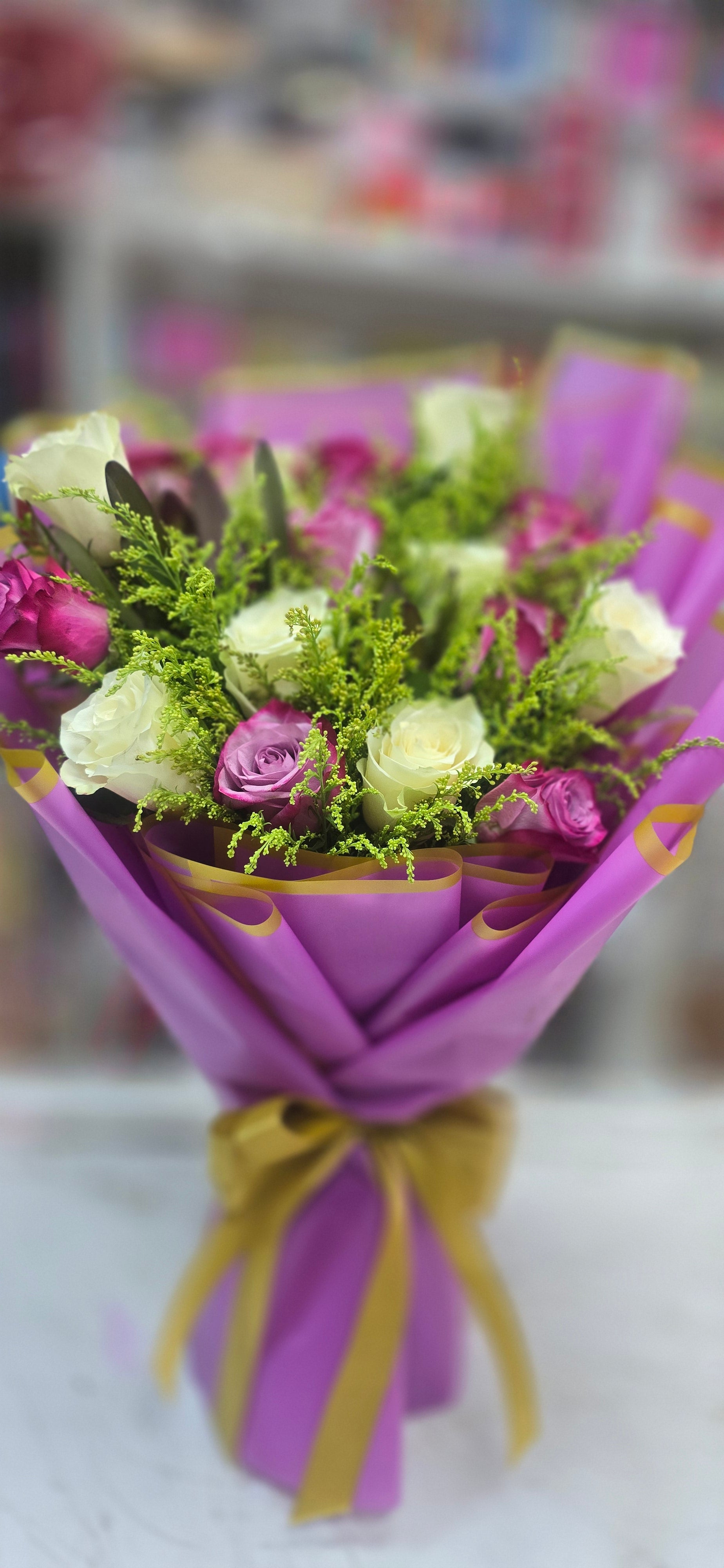 16 Roses