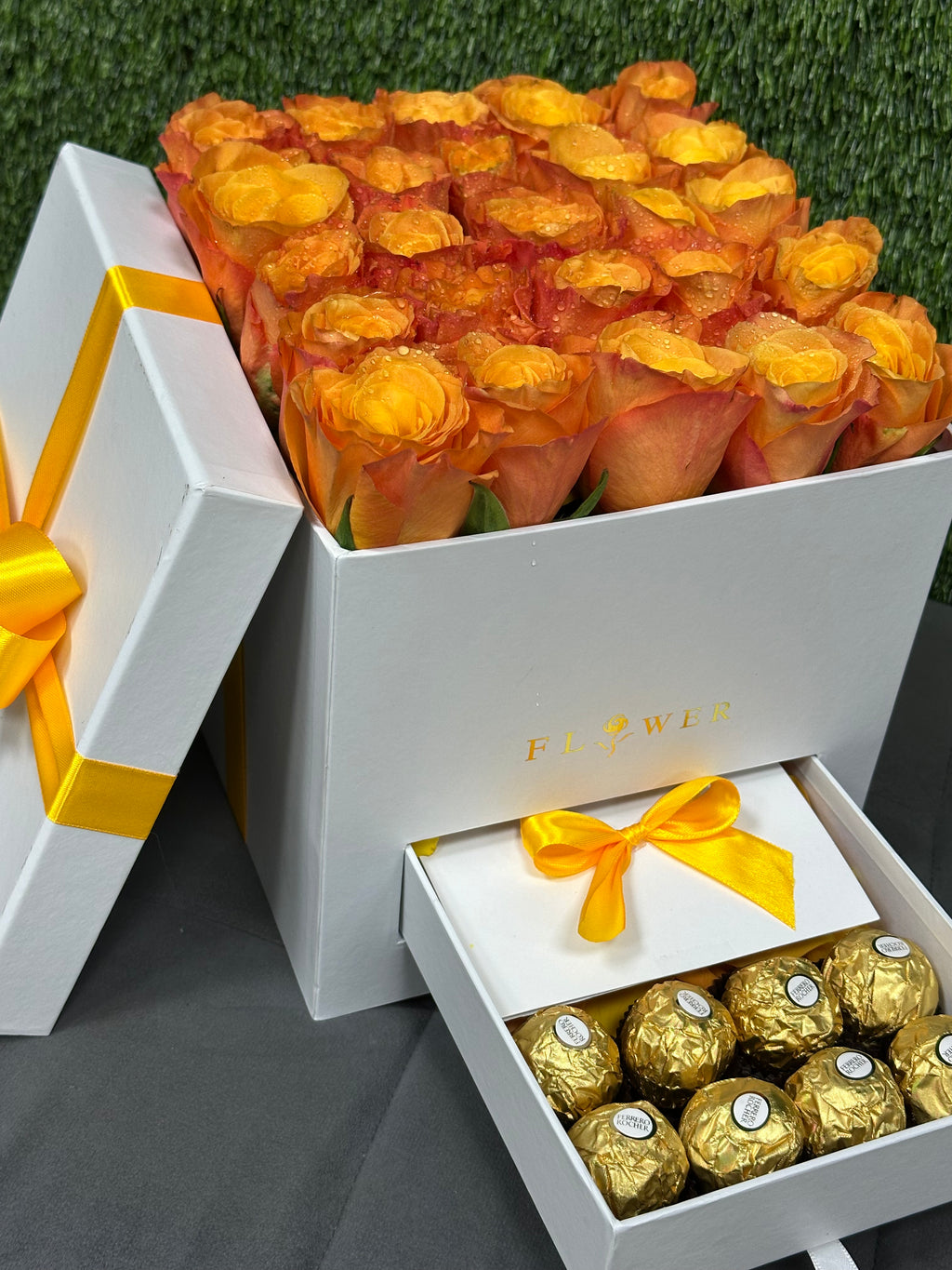 25 Rose in Box with chocolate 🍫